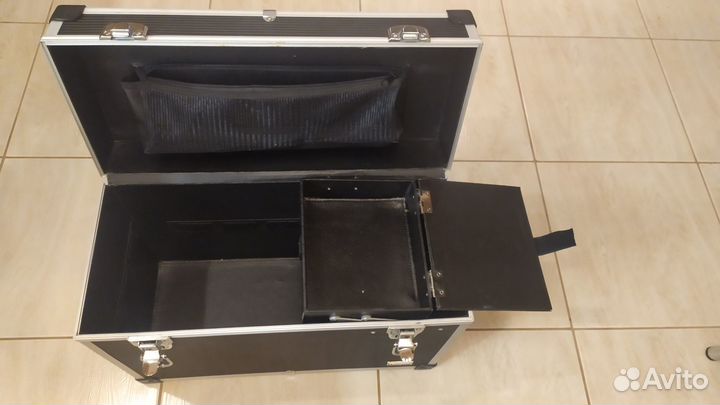 Чемодан для парикмахерских инструментов