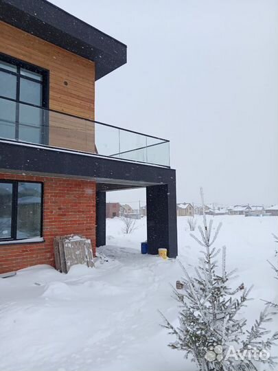 Душевые перегородки и стеклянные двери