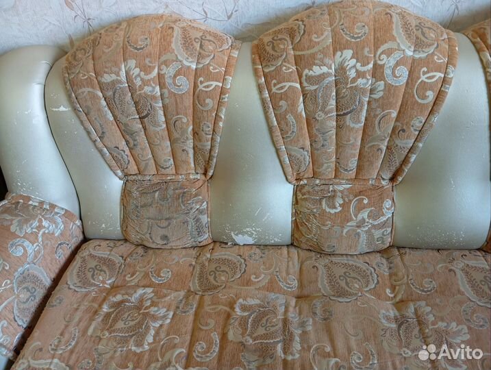 Стенка с диваном