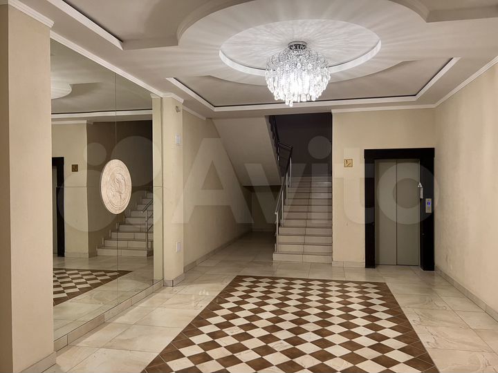 3-к. квартира, 121,6 м², 4/8 эт.