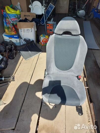 Honda FIT Переднее правое кресло