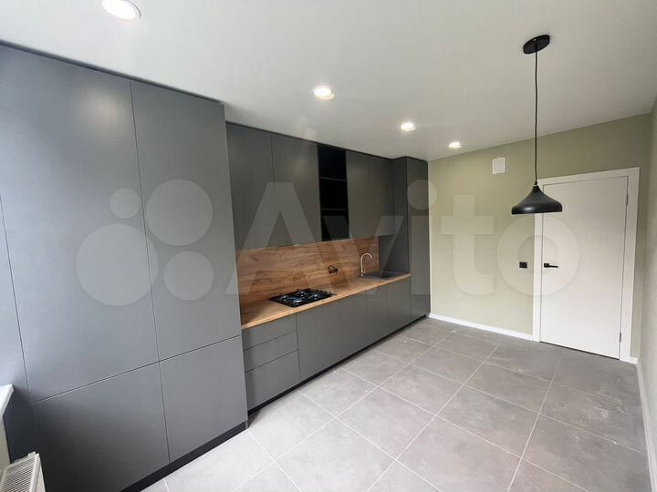 2-к. квартира, 66 м², 1/13 эт.