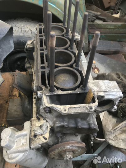 Продам блок (коробку) на 412 Москвич