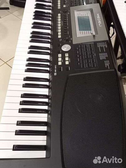 Синтезатор новый 76 клавиш