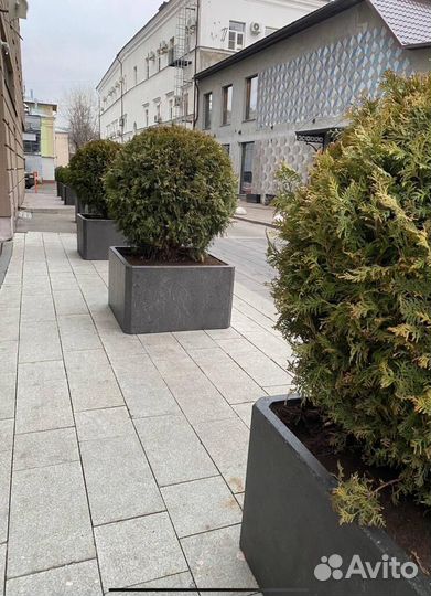 Уличный парковый вазон для цветов