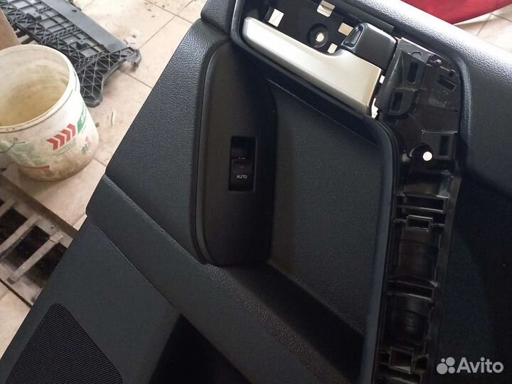 Обивка двери задней правой Toyota Land Cruiser Pra