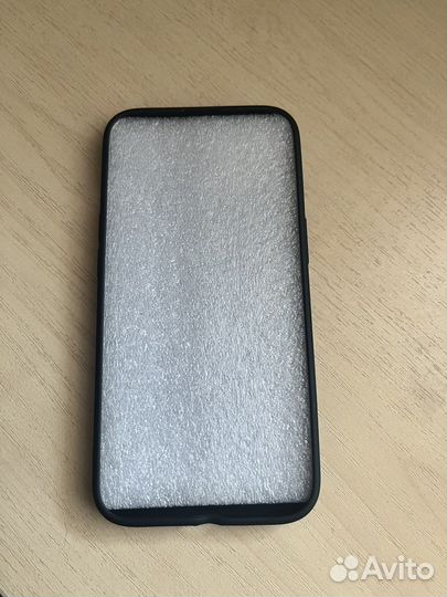 Чехол на iPhone 13