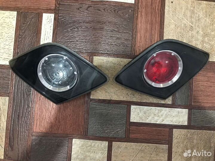Фонари в крышку Мазда 3 хэтчбек
