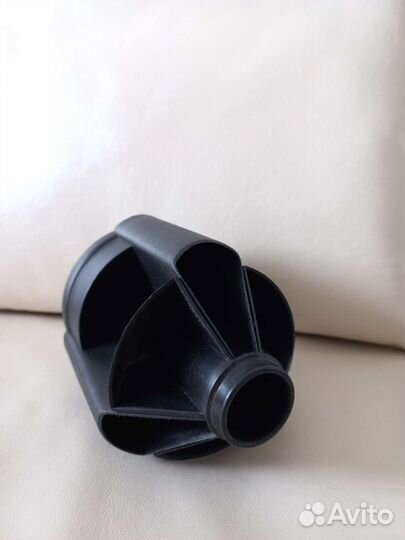 Крутящаяся подставка для канцелярии