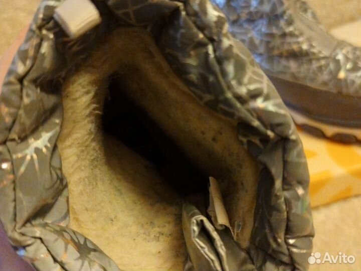 Продам зимние ботинки для девочки размер 29