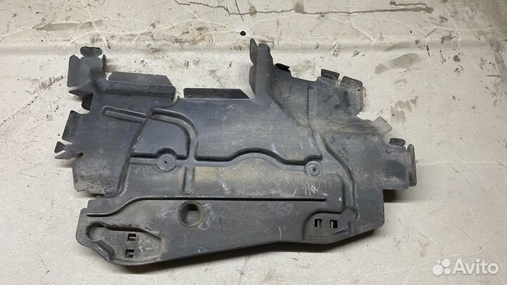 Кожух радиатор Citroen C3 Picasso