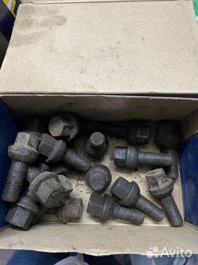 Продам колесные болты на спринтер