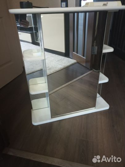 Полка навесная зеркальная в ванную