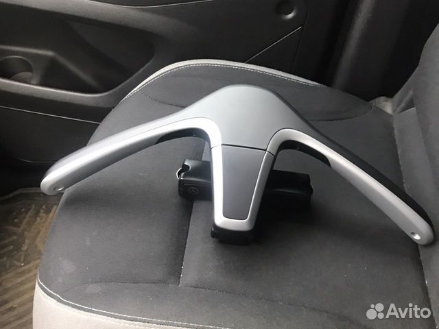 Вешелка на подголовник Мерседес