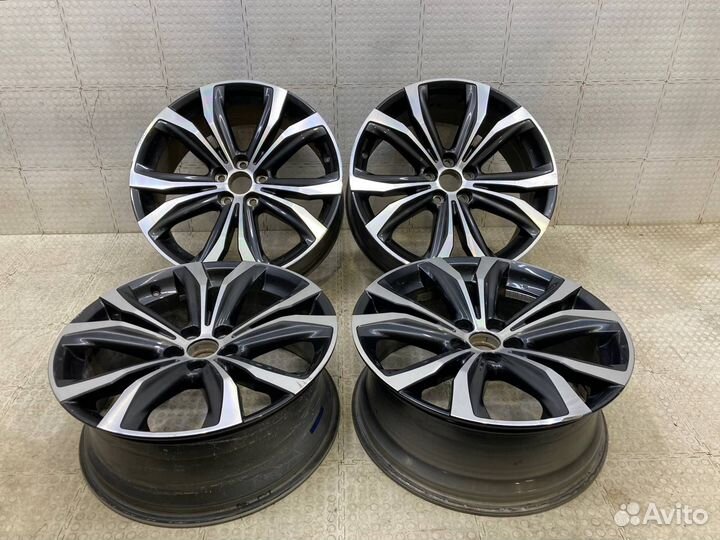 Комплект литых дисков R20 Lexus RX 4