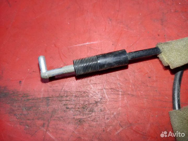 Трос двери передний левый Mitsubishi Montero 3