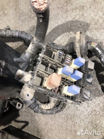 Блок предохранителей моторный / подкапотный