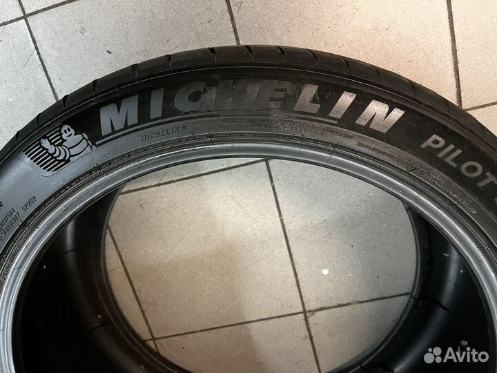 Michelin Pilot Sport 4 S 295/35 R21