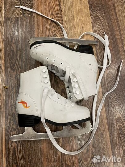 Коньки для девочки 29 р