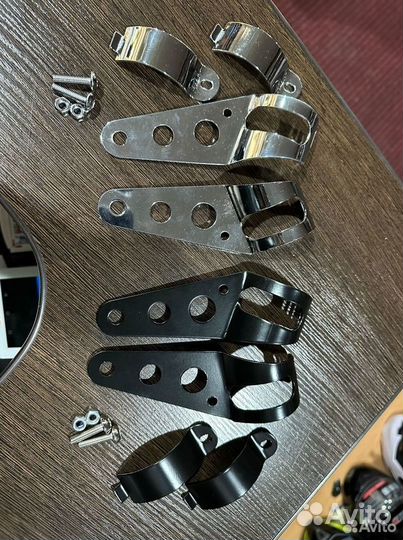 Крепления для фары на вилку 35-43мм мото