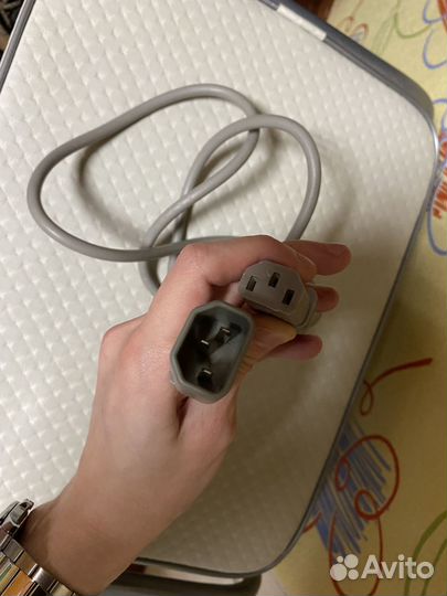 Кабель hdmi, VGA, USB 3.0, дисплей-порт и т.д