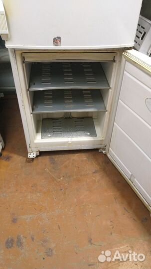 Холодильник Бирюса