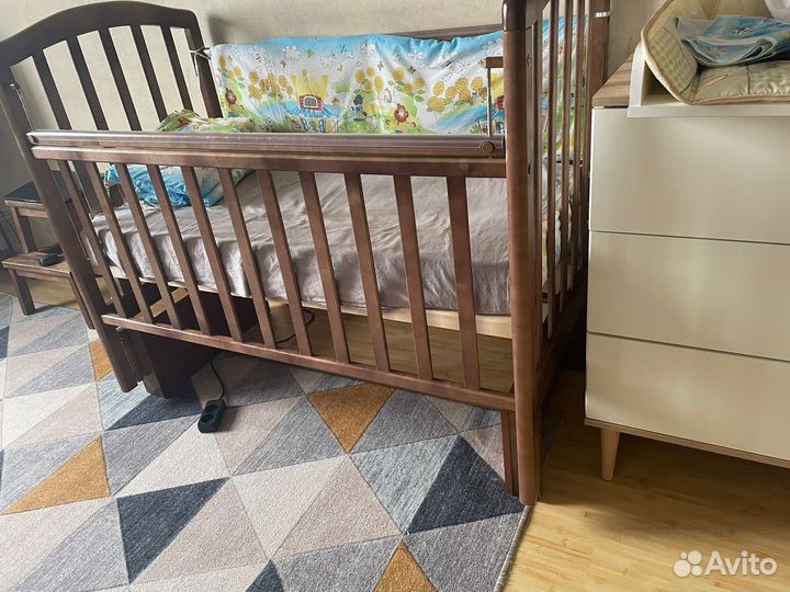 Детская кровать детский стол для пеленания