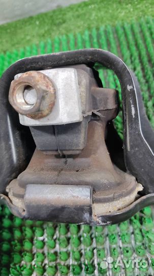 Опора (подушка) двигателя правая Renault Megane 2