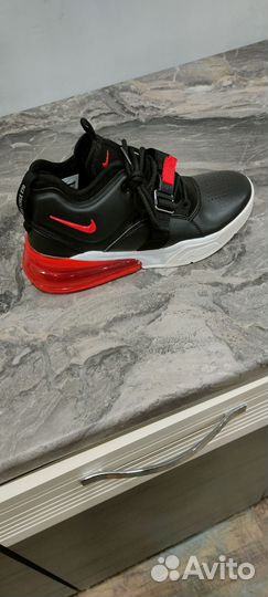 Nike air force 270
