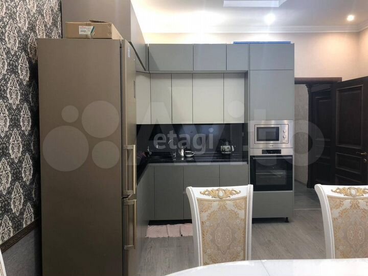 3-к. квартира, 80 м², 2/8 эт.