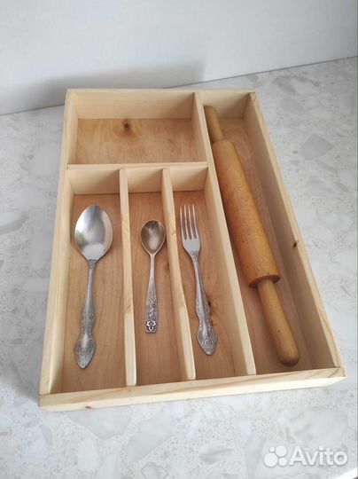 Лоток для столовых приборов из массива древесины