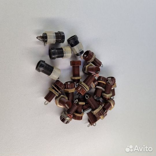 Гнездо приборное ги4.0