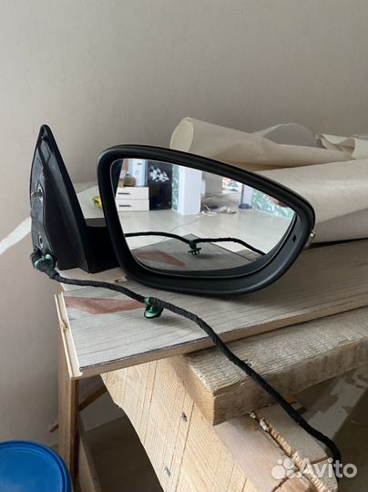 Боковое зеркало правое