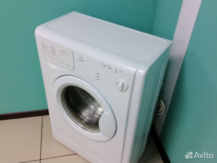 Стиральная машина бу Indesit узкая