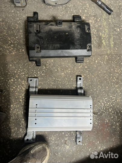 Mitsubishi pajero sport Усилитель звука