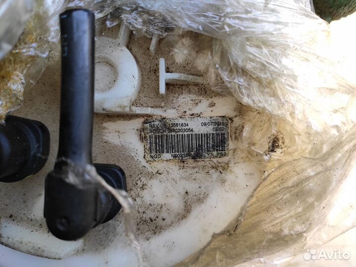 Насос топливный A20DT A20DTH на Опель Zafria C