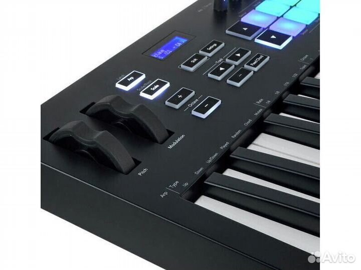 Novation Launchkey 37 MK3 midi клавиатура