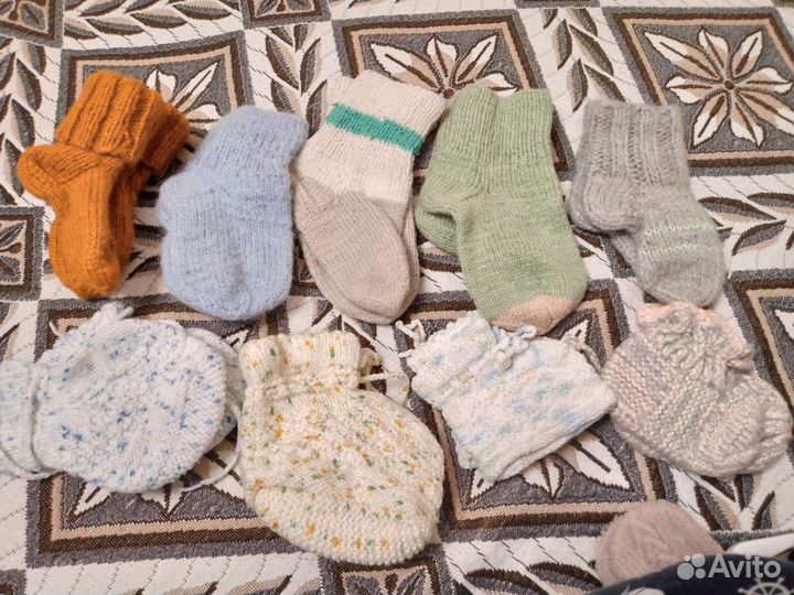 Вязанные носочки и пинетки