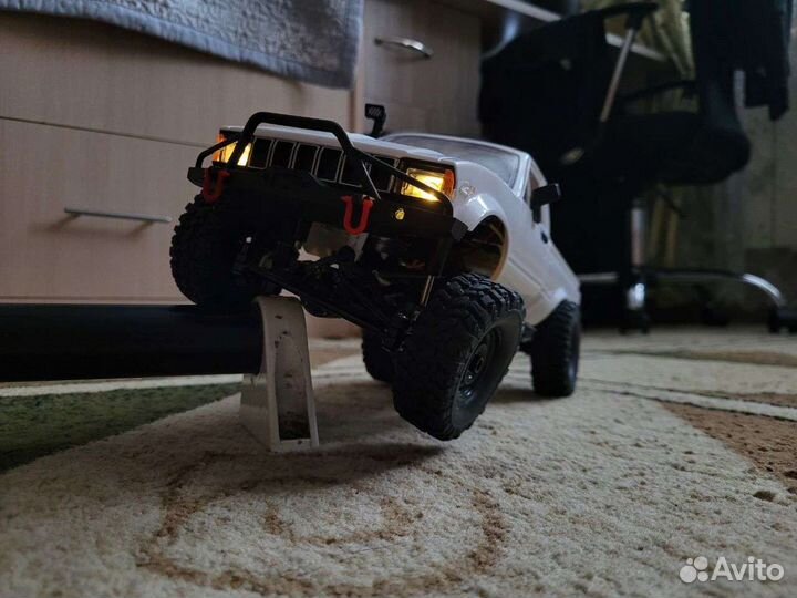 Машинка на радиоуправлении wpl c24