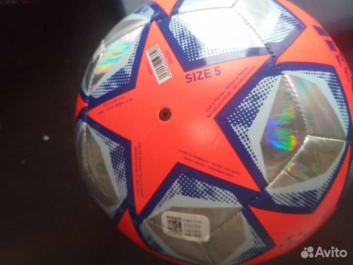 Футбольный мяч adidas оригинал немн.бу 5 Final UCL