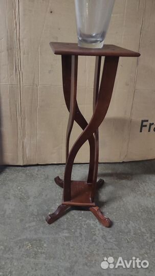 Подставка под вазу