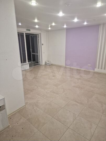 Отдельный вход с улицы. Под офис/магазин