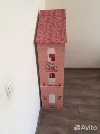 Кукольный домик с мебелью