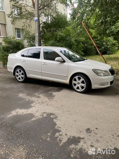 Диски avus R18 комплект с колпаками