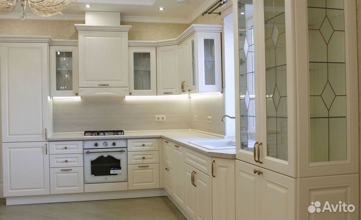 Кухонный гарнитур классика любой сложности