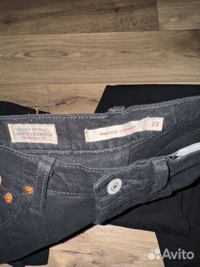 Джинсы женские levis