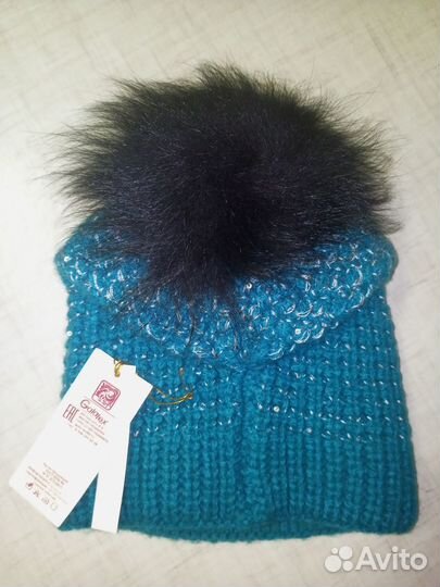 Новая зимняя шапка с помпоном