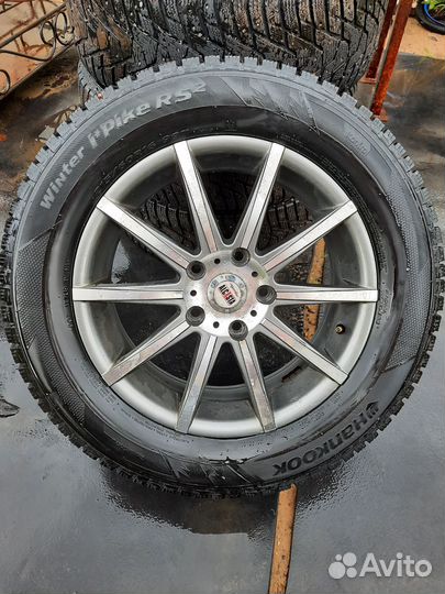 Hankook Winter I'Pike 215/60 R16 99