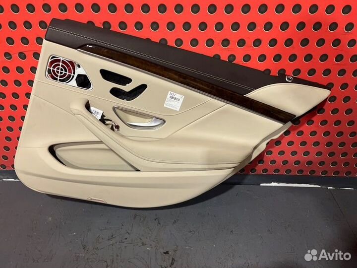 Обшивка боковой двери задняя правая Mercedes-Benz