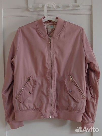 Бомбер куртка befree